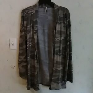 Medium camo cardigan